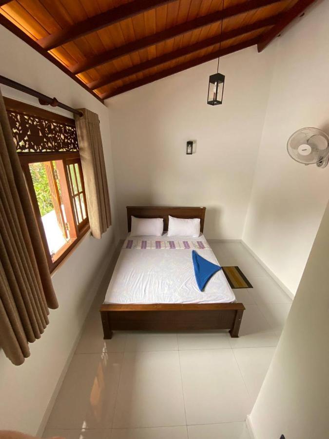 Ceylonia Guest Hotel Weligama Exterior photo